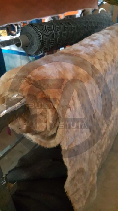 Tecido de lã, napa e pelo artificial