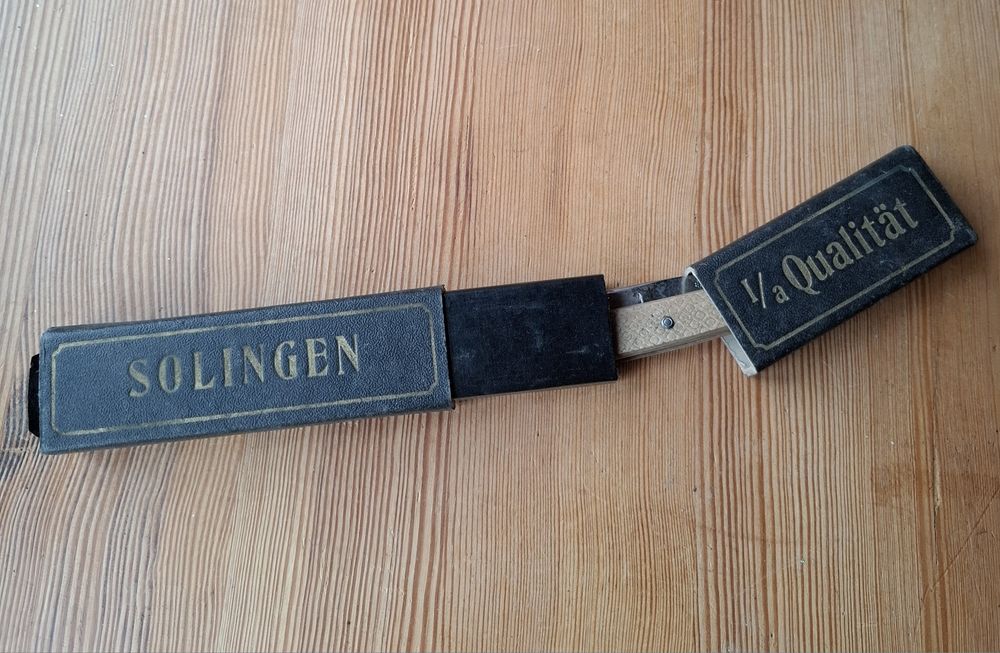 Faca, canivete para fazer a barba . Solingen.