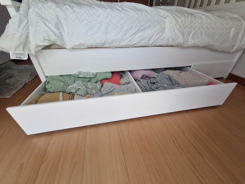 Cama HEMNES 140×200 + gavetas de arrumação