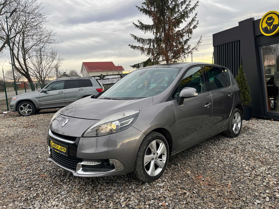 Renault Megane Scenic 2012