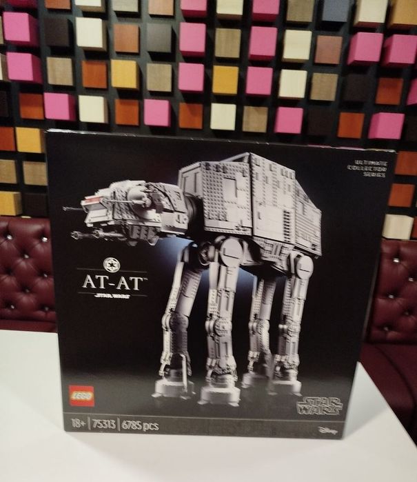 LEGO Star Wars AT-AT 6785 деталей (75313)