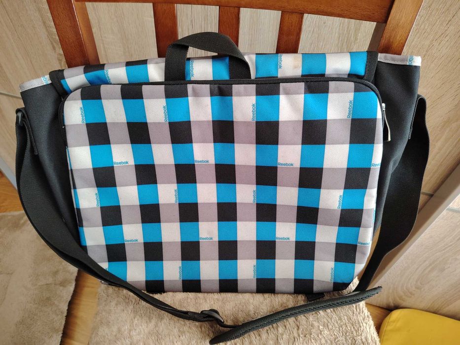Mala escolar, uma alternativa às mochilas.