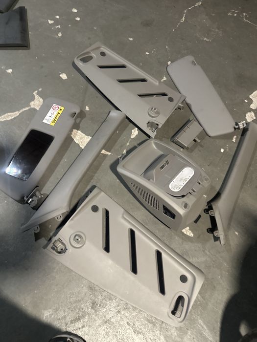 Osłony przeciwsłonecznePÓŁKI Lampka PODSUFITKI RENAULT MASTER 4 Boczki