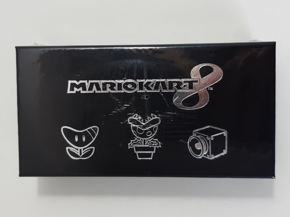 Conjunto de Pins / Crachás Oficiais Mario Kart 8 (Club Nintendo, 2014)