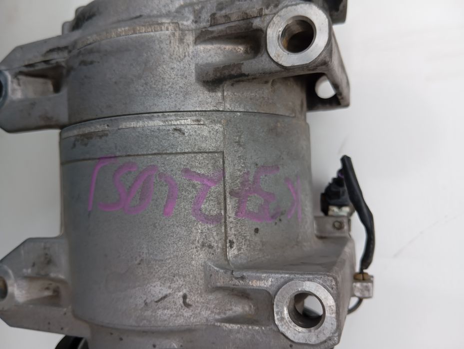 Nissan Cabstar Renault Maxity sprężarka klimatyzacji 2.5 DCI Wysyłka