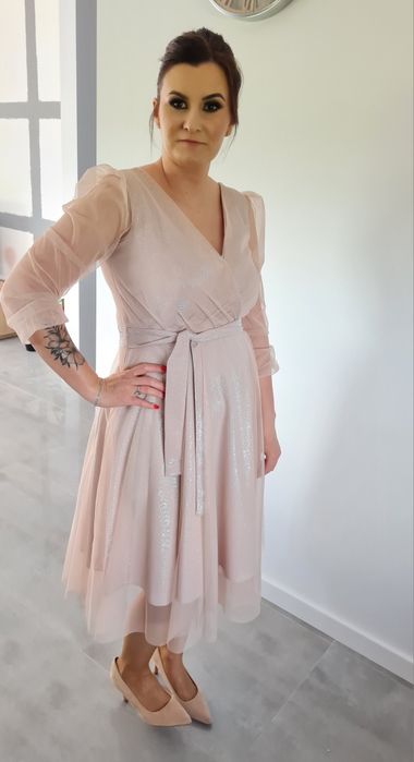 Elegancka sukienka okolicznościowa