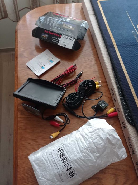 Nowy monitor 4.3 całą z kamerami przód i tył przewody do kamer 6.5 m