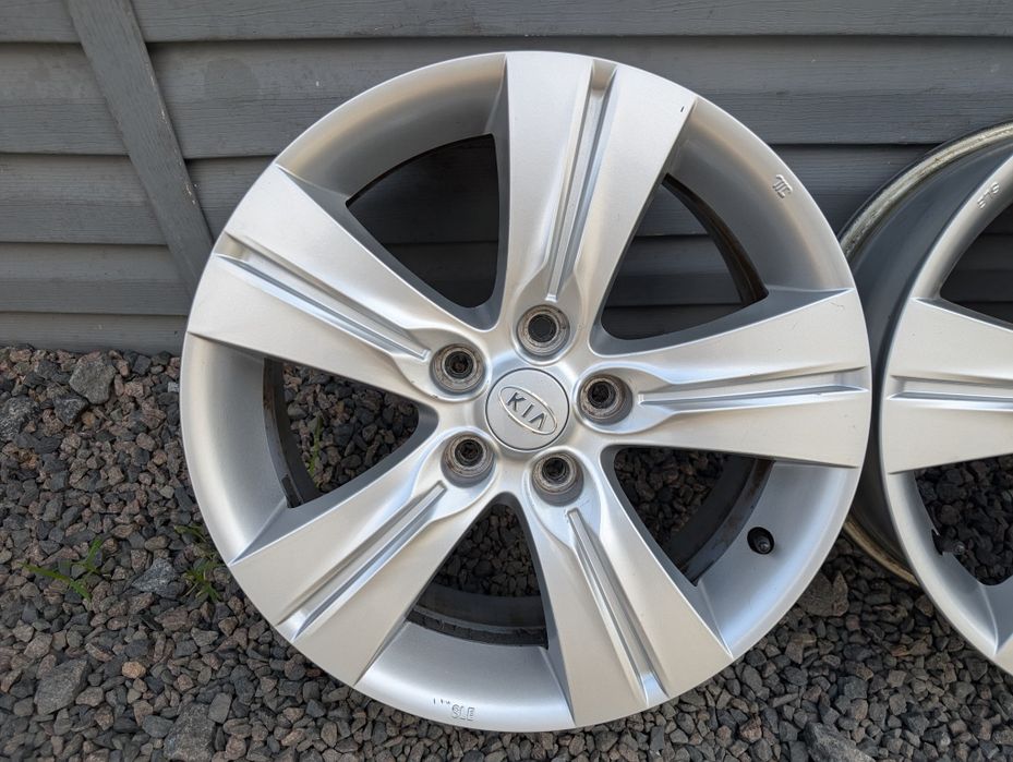 Комплект оригінальних титанових дисків Kia 5/114.3 R17 5*114.3 17 ET35