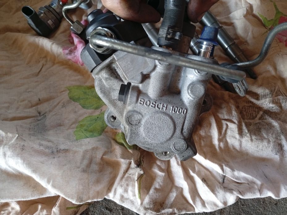 Паливний насос, форсунки, рампа. Volkswagen