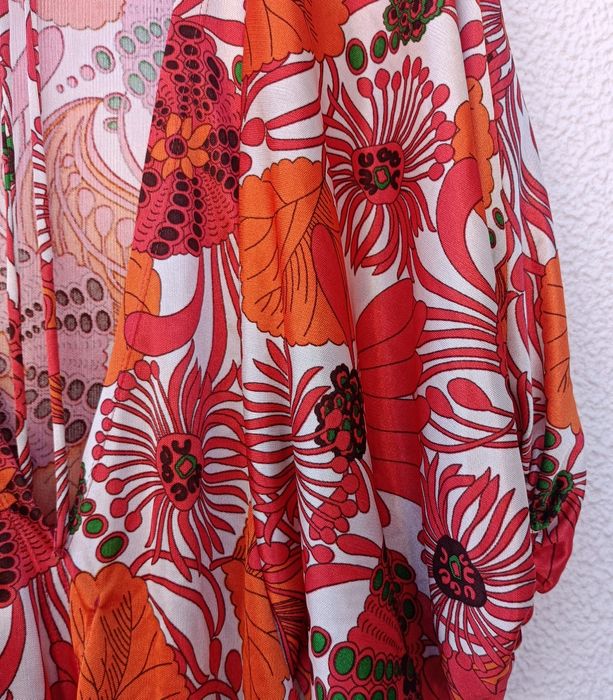 Top estilo anos 70 Zara