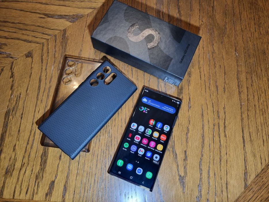 Samsung Galaxy S22 Ultra 12/256 GB jak nowy
