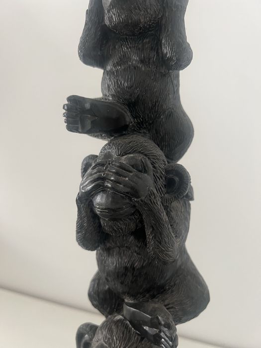 Estatua de figuras macacos cego surdo e mudo