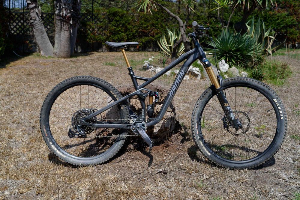 Radon Swoop AL 10.0 (2023) - Tam. M - Fox Factory (Kashima Reparado) / Magura MT7