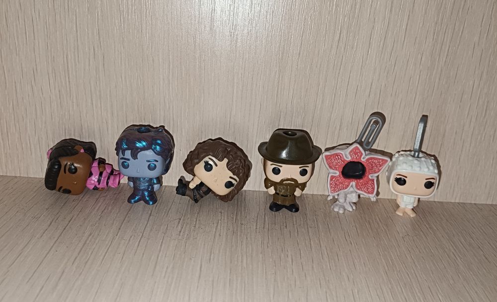 Фігурки дивні дива kinder joy stranger things