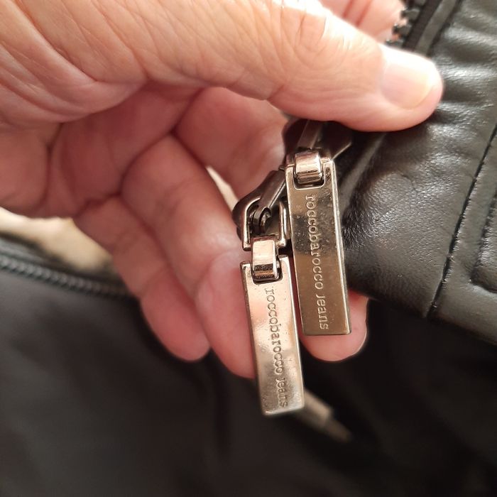 Venda de casaco de pelo natural e cabedal.