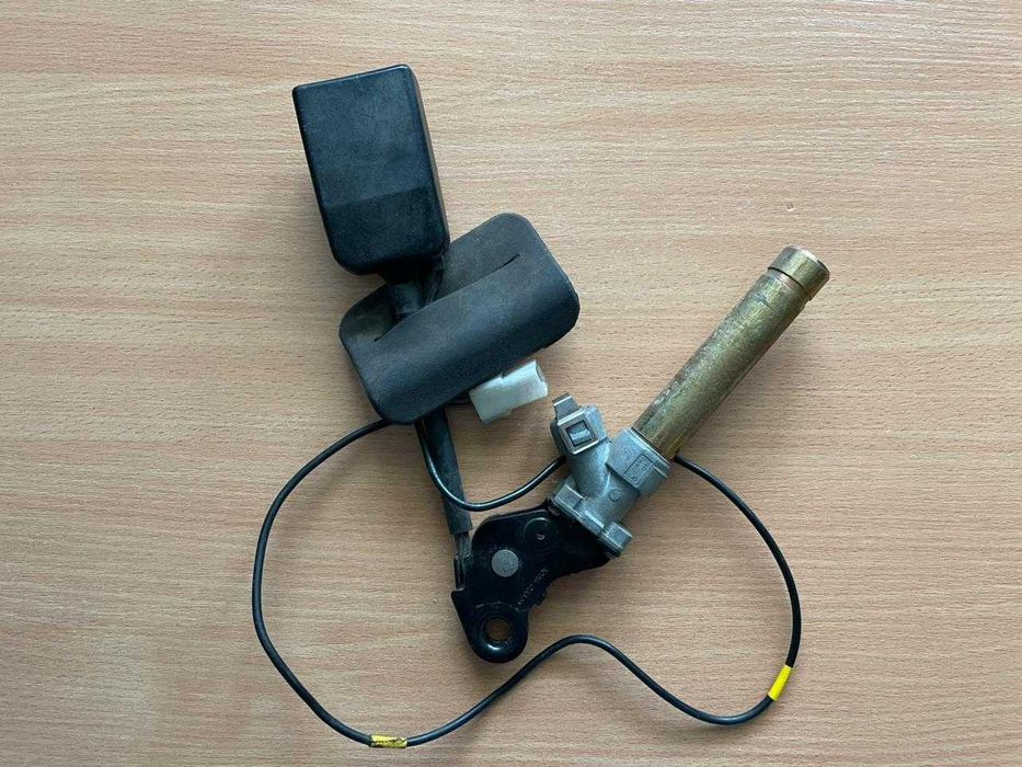 Замок паска безпеки Peugeot Partner / Citroen Berlingo