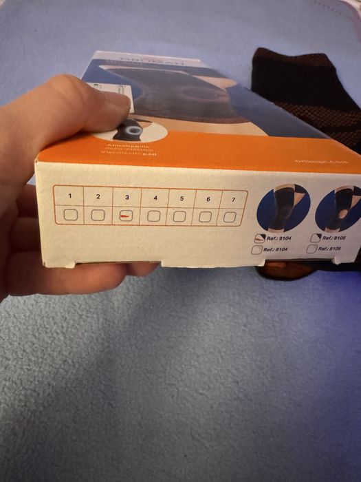 Ортез на колінний суглоб із гнучкими шарнірами