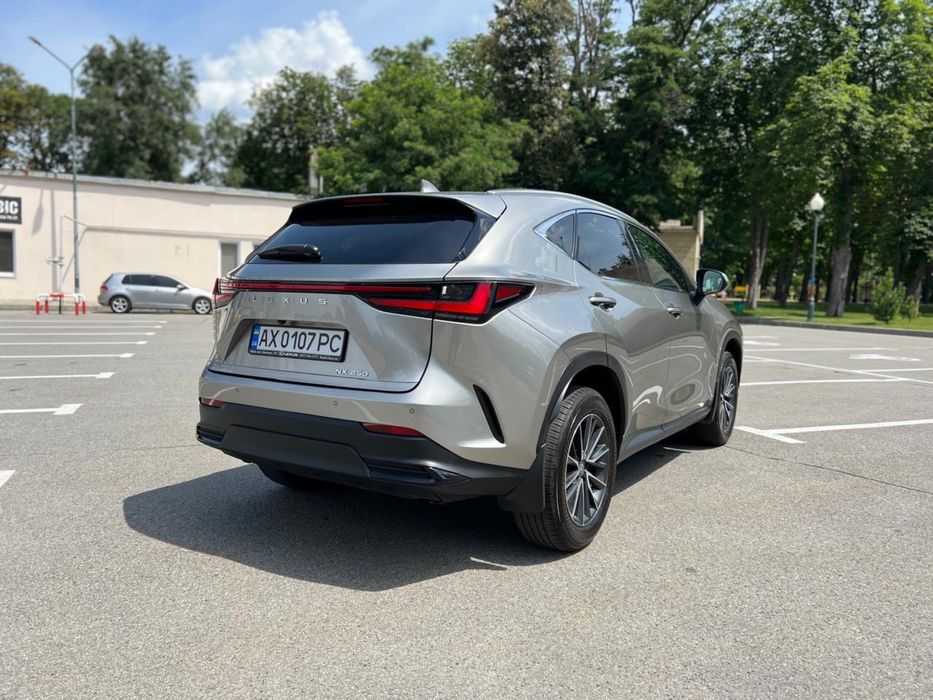 Продам машину лексус NX 250