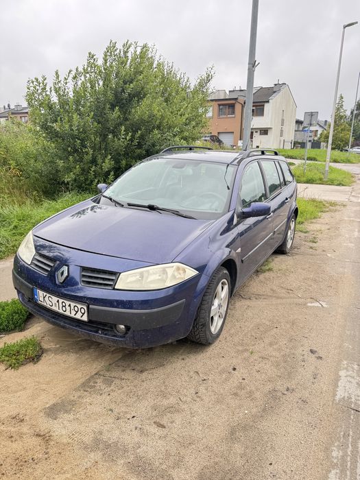 Renault Megane uszkodzony