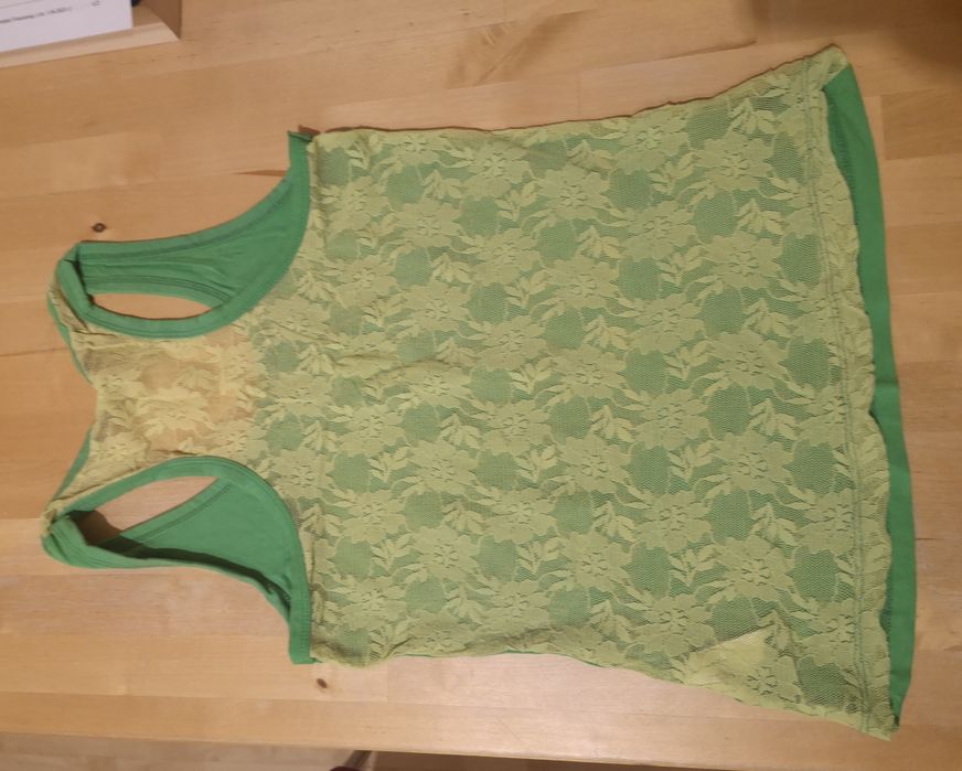 Zielona bluzeczka na ramiączkach