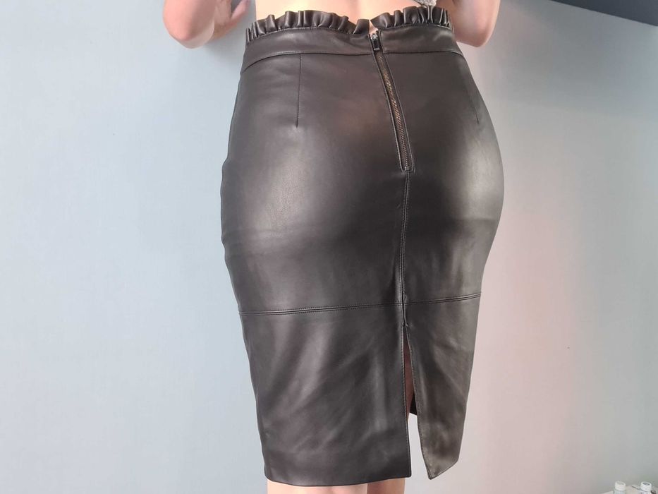 Шкіряна спідниця