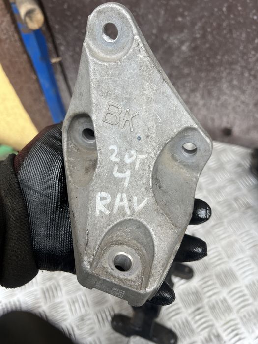 Лапа двигателя 2.0 тойота рав 4 год 20 toyota rav4