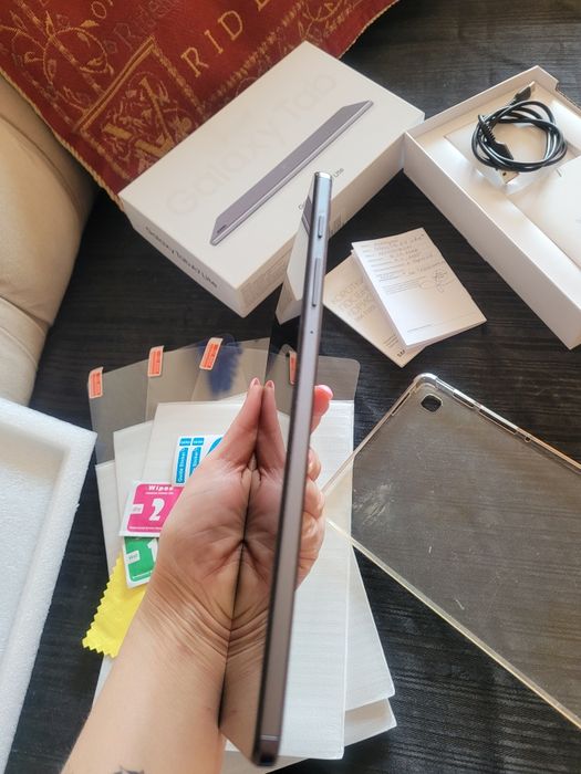 Планшет SAMSUNG Galaxy Tab 7