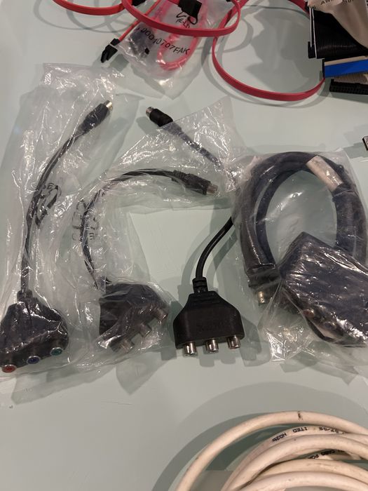 Cabo Alimentação / Rede / Telefone / TV / Som / Adaptadores / VGA