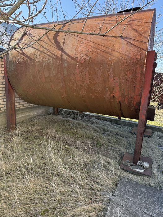 Продам емкость металлическую