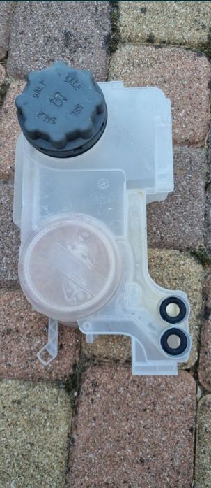 Pojemnik. Zasobnik na sól do zmywarki Whirlpool WSIC 3M27C.