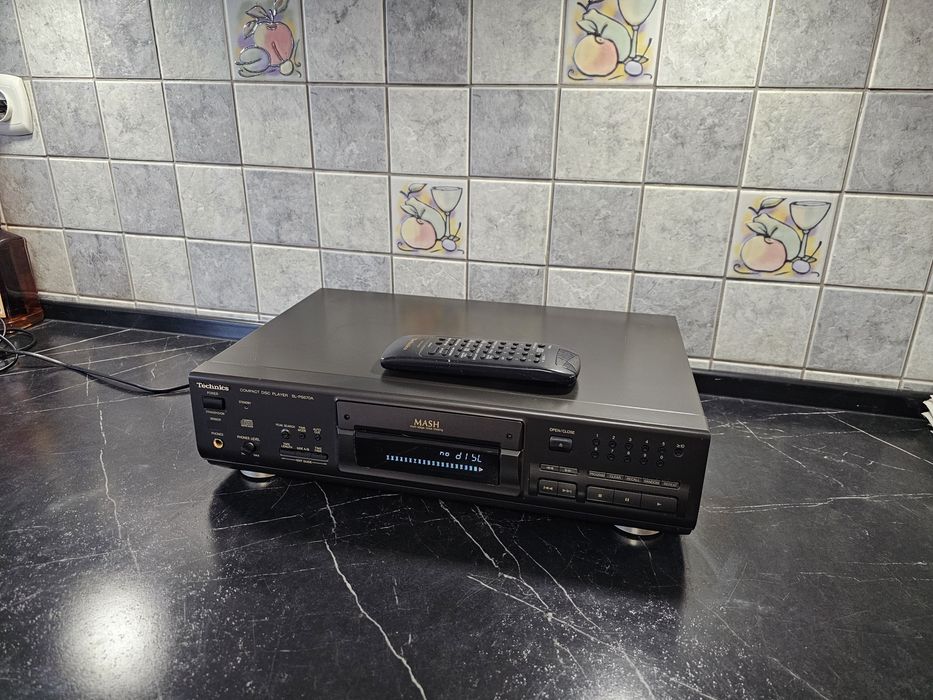 Odtwarzacz CD Technics SL-PS670A pilot