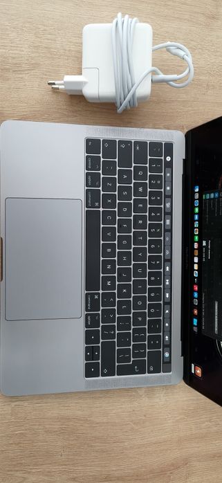 MacBook pro 13,3 ,i5, 16gb ram, SSD 256 rok 2018