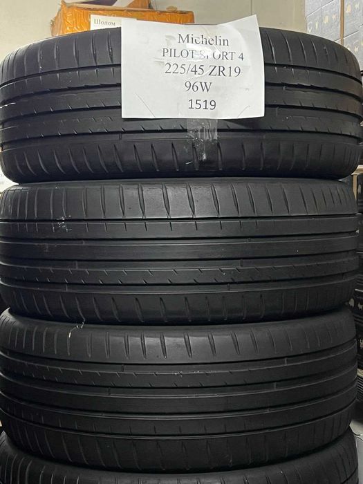 Літня шина 225/45 ZR19 96w Michelin Pilot Sport 4