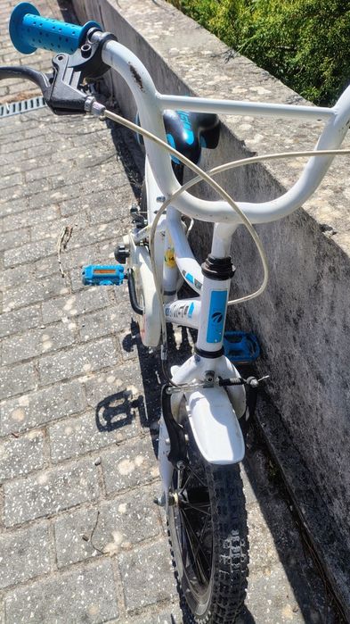 Bicicleta de criança com rodinhas