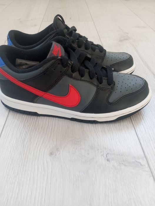 Кросівки фірми nike