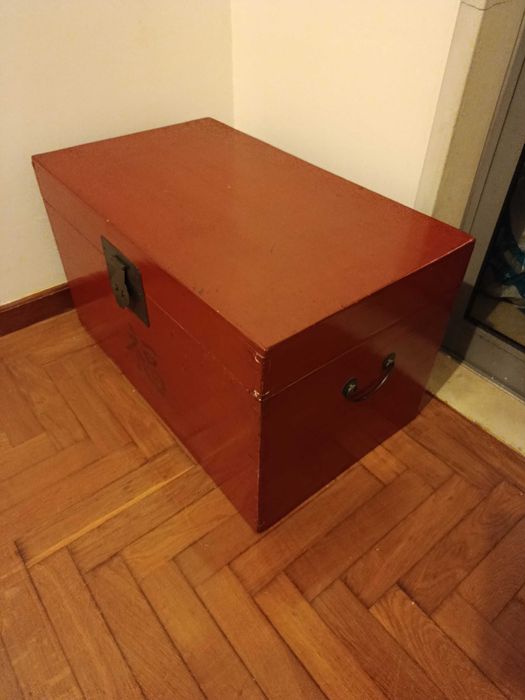 Baú chines Madeira Lacada Sangue de boí Centenário 68 cm Assinado