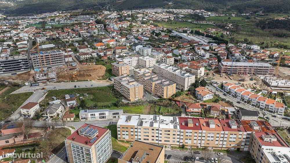 Apartamento T2 com suite e garagem fechada, em Nogueira, Braga!