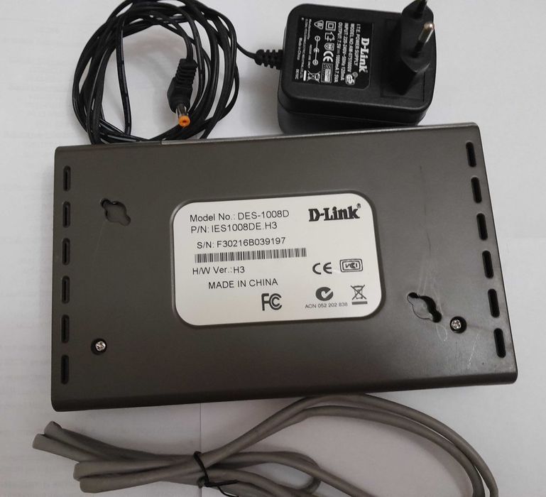 Проводной роутер маршрутизатор коммутатор  D-Link DES-1008D
