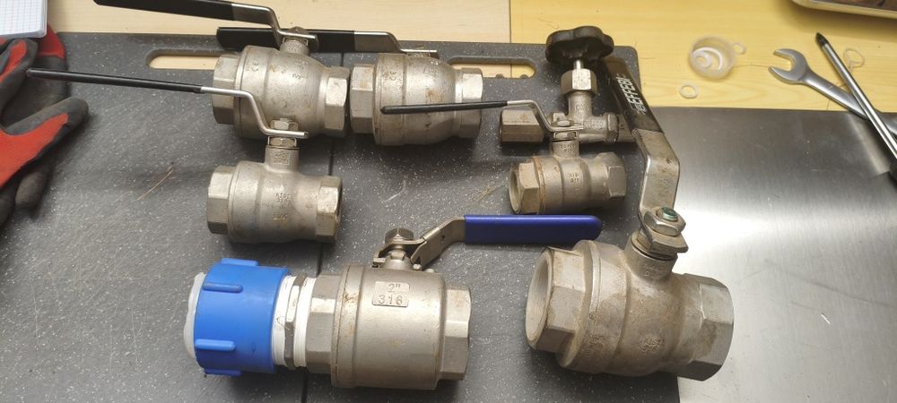 Zawory kulowe nierdzewne. Różne rozmiary.