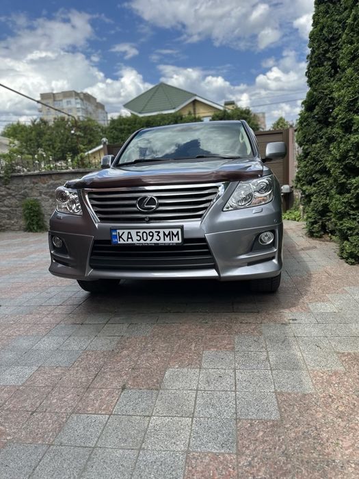 Продам LEXUS LX570 2011