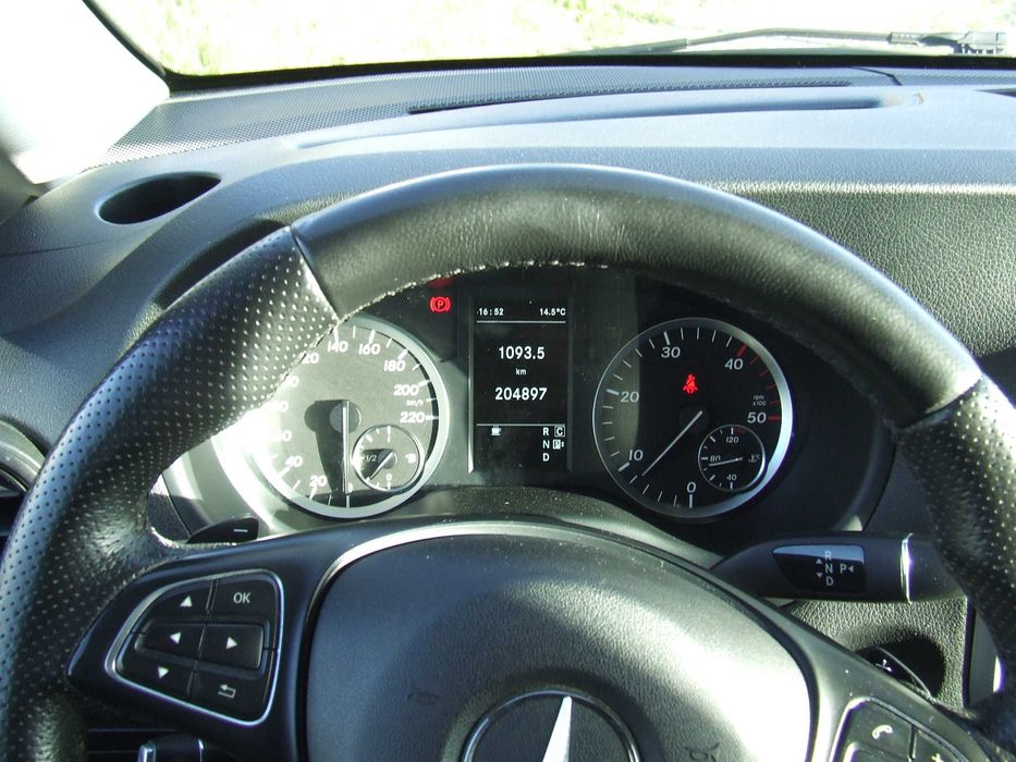 Mercedes-Benz Vito Tourer 116 CDi/34 Pro Aut. Nacional ano 2019