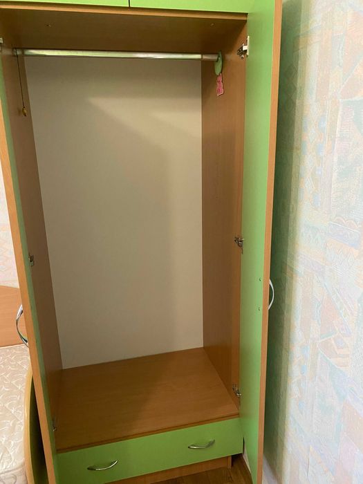 Шкаф платяной двухстворчатый