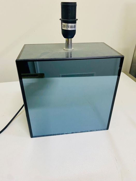 Candeeiro de mesa em espelho