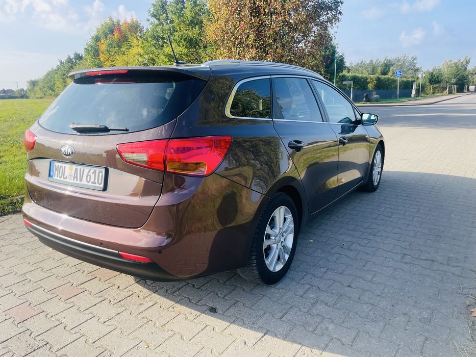 KIA CEED  1.6 CRDI    cee’d Xenon  Navi