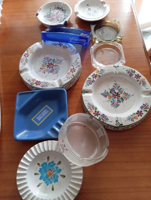 50 cinzeiros diferentes