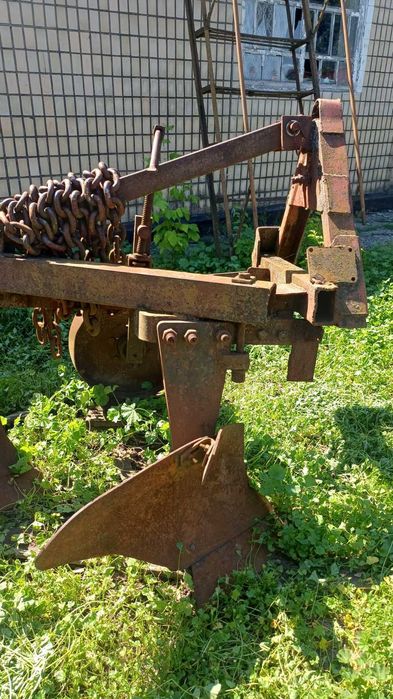 Плуг ПЛН 3-35 на автосцепці висока стійка під соняшник та кукурудзу напівгвинтовий відвал