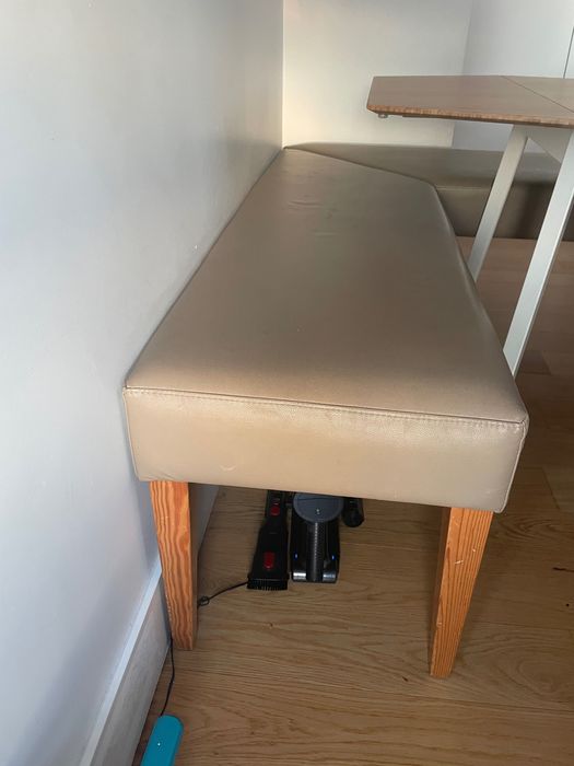 Conjunto mesa e bancos de refeição