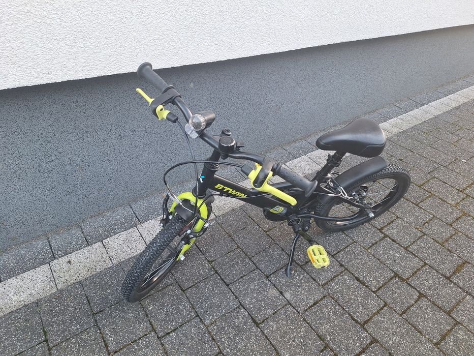 Sprzedam rower Btwin 16 cali z bocznymi kółkami