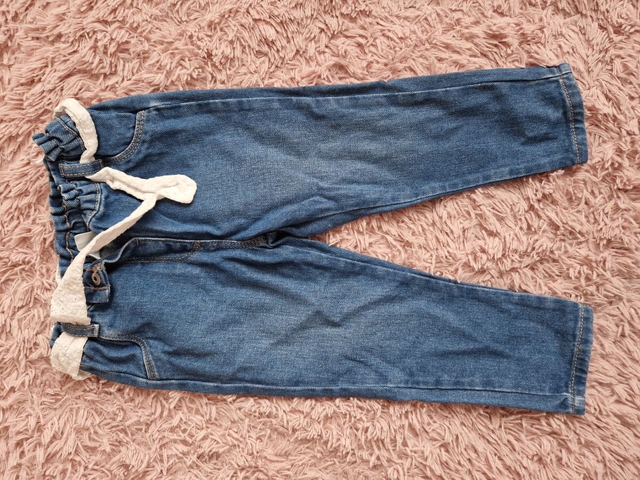 Джинсів від C&A.