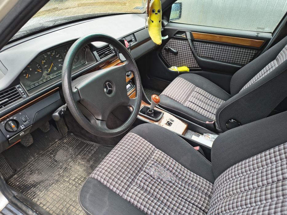 Mercedes Benz w124 d